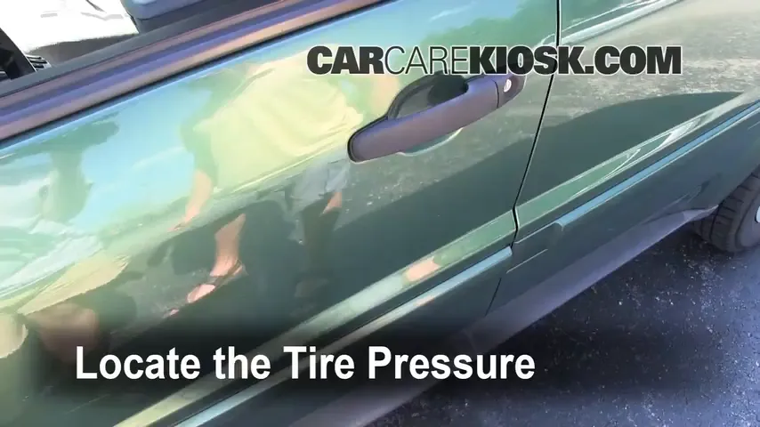 2005 Chevrolet Equinox LS 3.4L V6 Tires & Wheels Check Tire Pressure